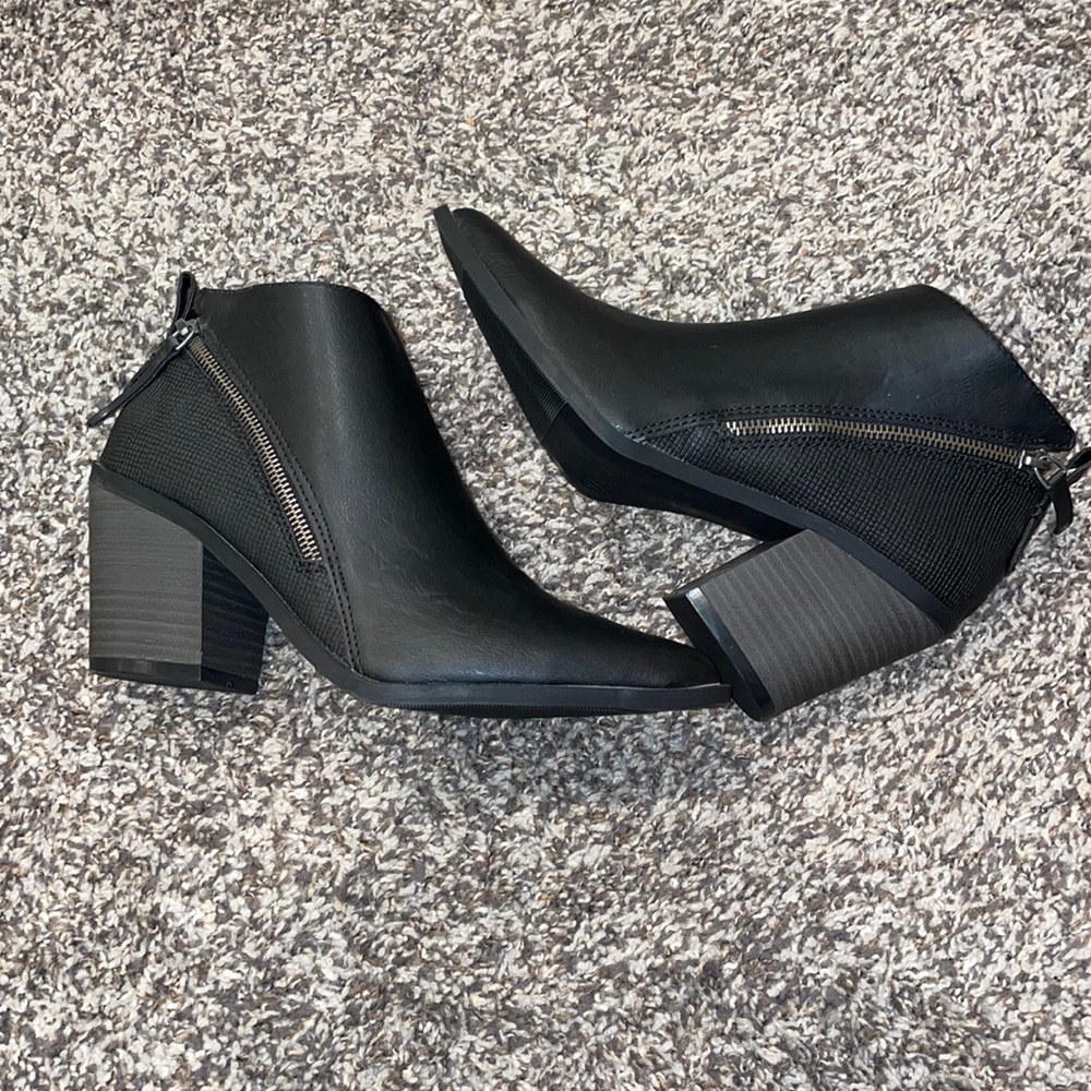 Black side zip booties with heel